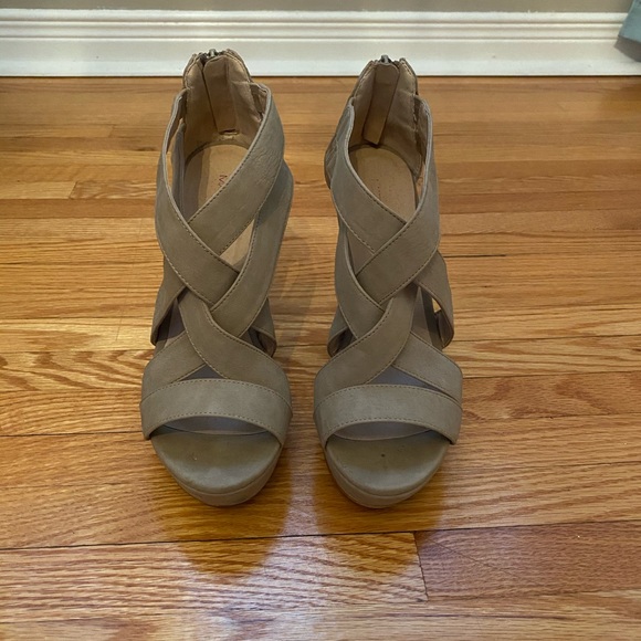 Material Girl Beige Wedges - Picture 2 of 2